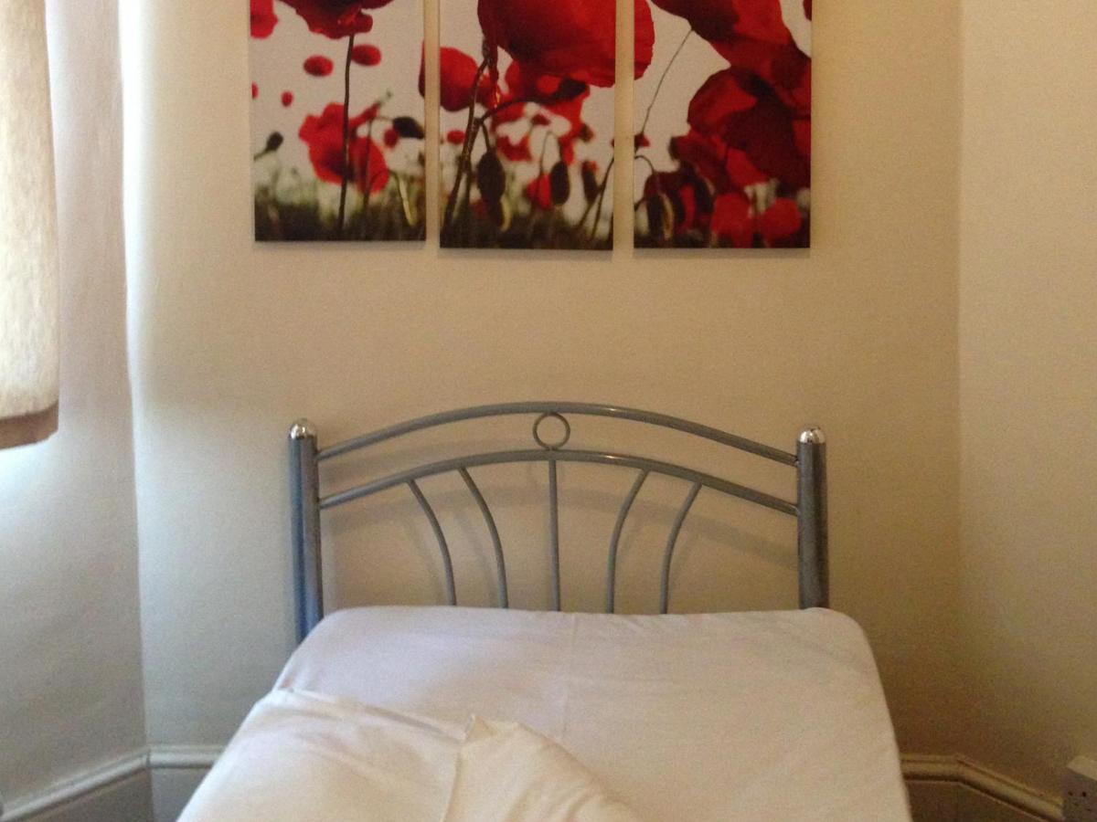 Victoria Hotel Newport  Room photo